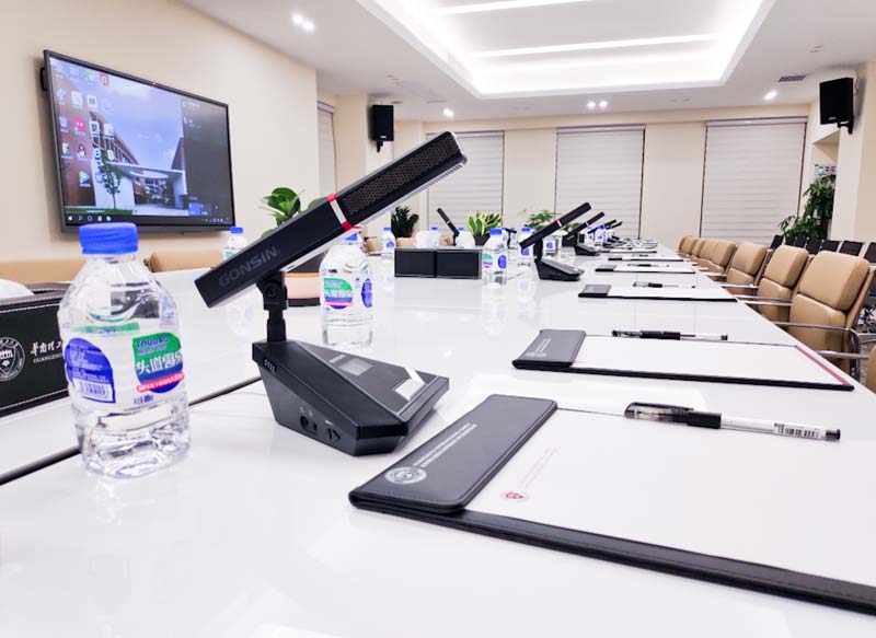 Gonsin Escorted The Modern Education In Campus Gonsin Escorted The Modern Education In Campus