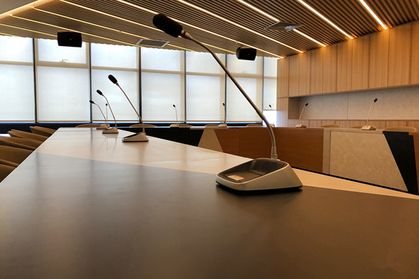 Five Major Advantages of Professional Conference Microphones: Enhancing Your Meeting Experience